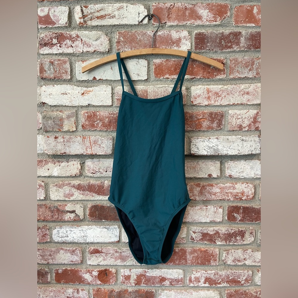 JOLYN Jackson Swimsuit 28
Dark Green tie-back practice suit